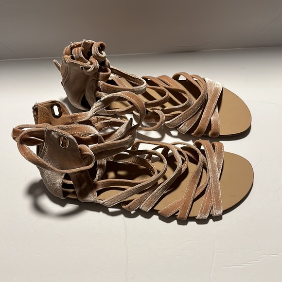 NWOT blush pink velvet sandal with ankle tie straps and zipper backs - Picture 2 of 4